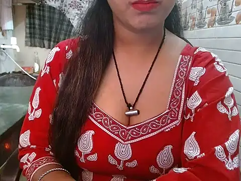 LovingPihu online show from November 18, 2025, 6:18 am