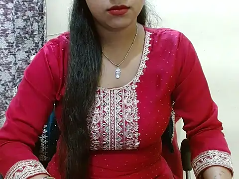 Snapshot of LovingPihu chatting on April 21, 2026, 5:25 am LovingPihu online show from April 21, 2026, 5:25 am