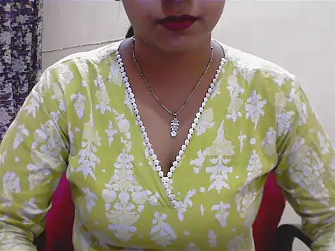 Snapshot of LovingPihu chatting on April 30, 2026, 5:36 am LovingPihu online show from April 30, 2026, 5:36 am