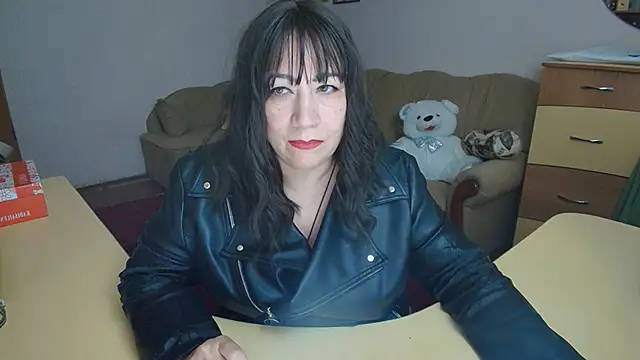 Lucretia Goldi  online show from March 4, 2025, 5:34 pm