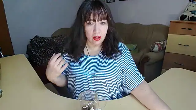 Lucretia Goldi  online show from February 6, 2026, 9:29 pm