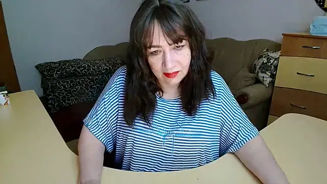 Lucretia Goldi  online show from March 31, 2026, 10:10 pm