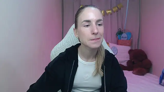 DeboraHorny online show from April 9, 2026, 6:19 am