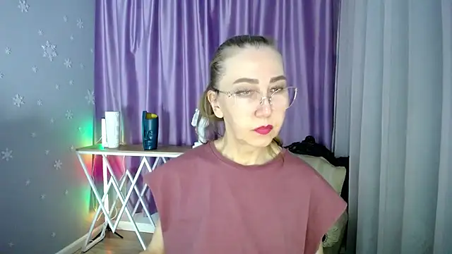 queen a n i online show from February 8, 2025, 3:31 pm