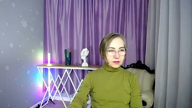 queen a n i online show from November 22, 2025, 8:57 am