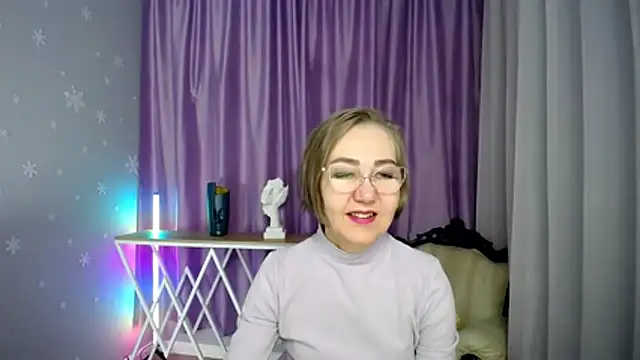 queen a n i online show from November 24, 2025, 10:37 am