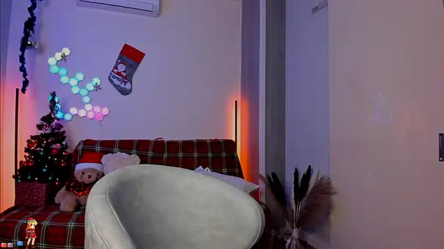 victorias world online show from December 19, 2024, 4:24 pm