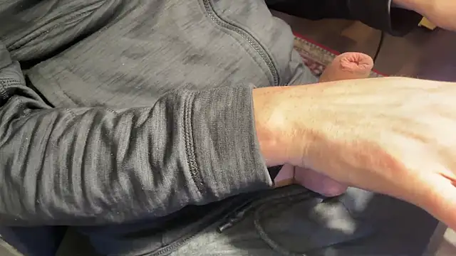 Snapshot of alonglongdidong chatting on March 11, 2026, 9:54 pm alonglongdidong online show from March 11, 2026, 9:54 pm