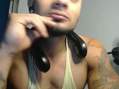 Snapshot of JacobJamess chatting on February 4, 2025, 11:49 pm JacobJamess online show from February 4, 2025, 11:49 pm