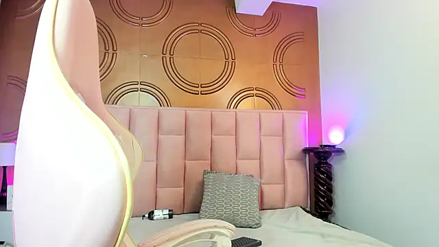 Snapshot of valeriaa19 chatting on March 6, 2025, 9:03 am valeriaa19 online show from March 6, 2025, 9:03 am