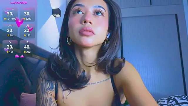 Mia Tin online show from October 18, 2025, 5:14 pm