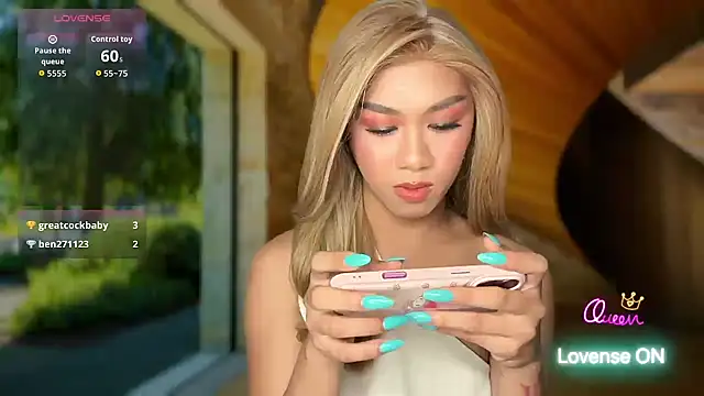 Local Hoelyx online show from May 21, 2026, 10:39 pm