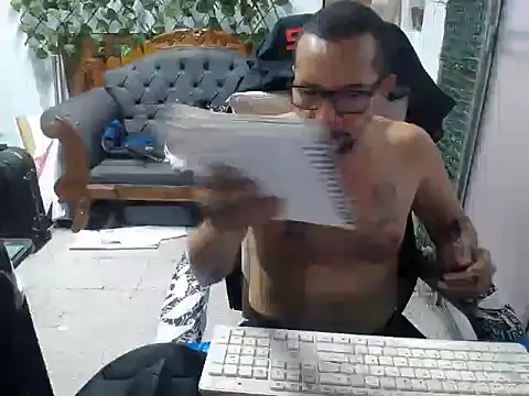 Snapshot of alexam_gal@xh chatting on December 7, 2024, 5:31 pm alexam galxh online show from December 7, 2024, 5:31 pm