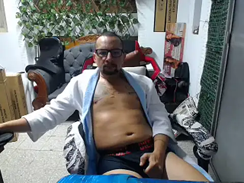 Snapshot of alexam_gal@xh chatting on January 6, 2025, 12:02 pm alexam galxh online show from January 6, 2025, 12:02 pm