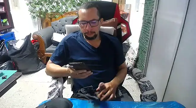 Snapshot of alexam_gal@xh chatting on February 10, 2025, 2:05 pm alexam galxh online show from February 10, 2025, 2:05 pm