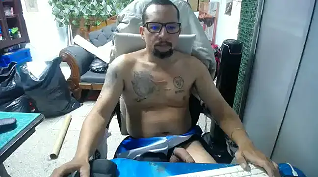 Snapshot of alexam_gal@xh chatting on February 20, 2025, 9:20 pm alexam galxh online show from February 20, 2025, 9:20 pm