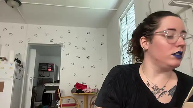 poppergirl69 online show from September 16, 2025, 7:15 pm