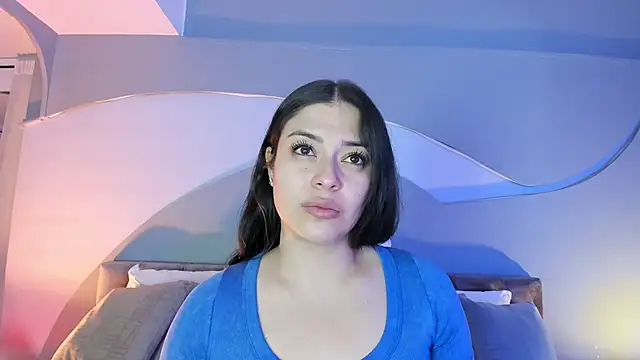 Nicolle W online show from September 25, 2025, 11:47 am