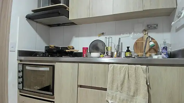 susy angel online show from November 4, 2025, 11:37 pm