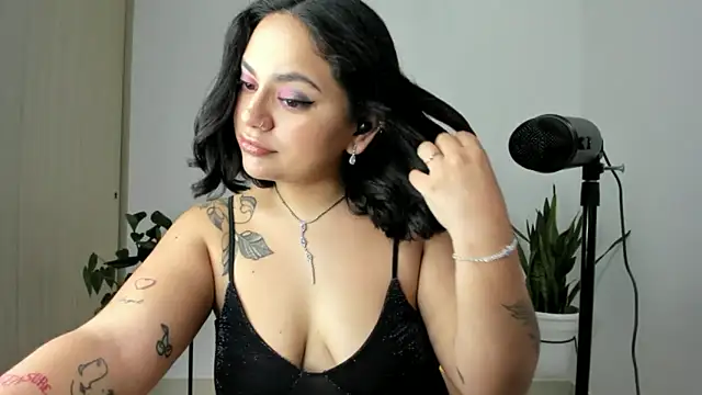 susy angel online show from November 30, 2025, 7:18 pm