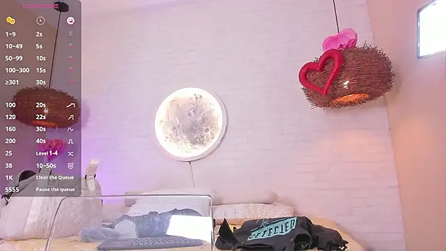 sophi cooper29 online show from February 26, 2026, 9:25 pm