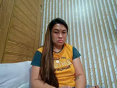 LalaiAsian online show from December 19, 2025, 1:01 am