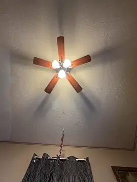 jck1m0t online show from February 6, 2025, 1:27 am