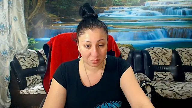 MoistMady online show from April 13, 2026, 2:55 pm