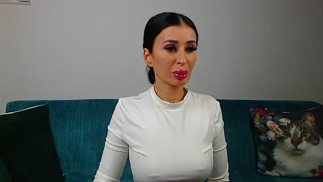 SaraDaisy online show from November 29, 2025, 6:22 pm