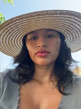 sexi noemi online show from February 24, 2025, 2:15 pm