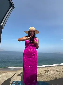 sexi noemi online show from April 7, 2026, 2:28 pm