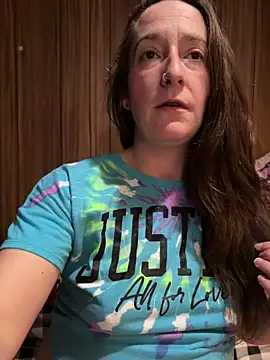 Mini And The Bear online show from February 13, 2026, 7:10 pm