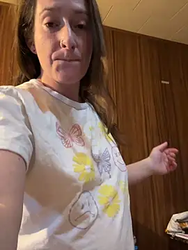 Mini And The Bear online show from March 7, 2026, 7:22 pm