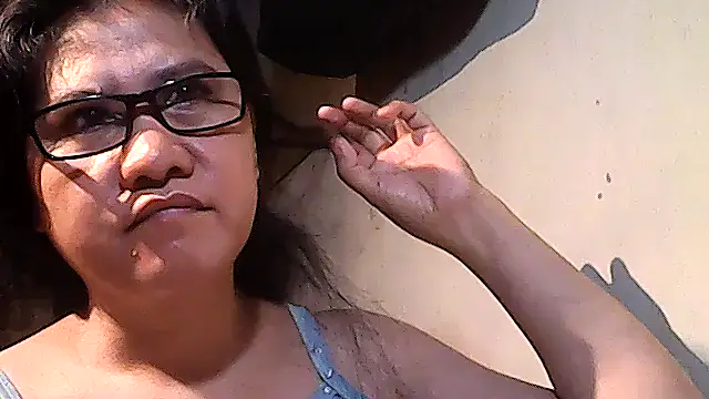 sweetsosie18 online show from December 4, 2025, 7:55 pm