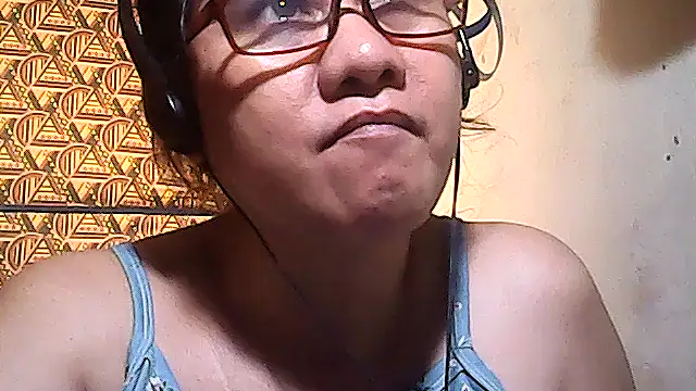 sweetsosie18 online show from February 9, 2026, 11:58 am