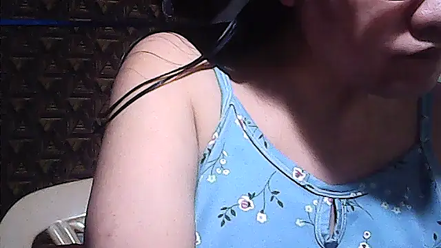 sweetsosie18 online show from April 25, 2026, 1:03 pm