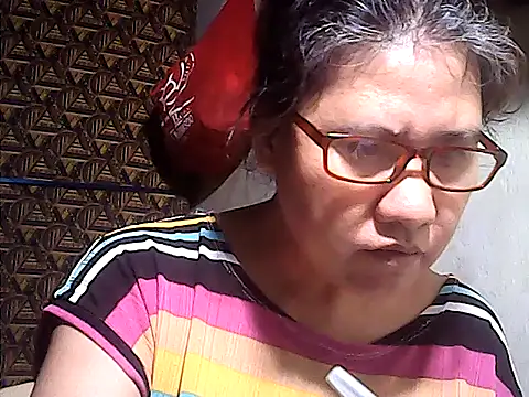 sweetsosie18 online show from May 17, 2026, 4:54 am