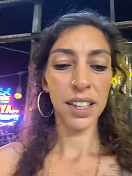 amanilouve online show from February 23, 2025, 4:24 pm