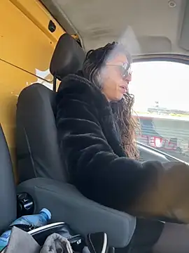 amanilouve online show from March 5, 2026, 10:11 am