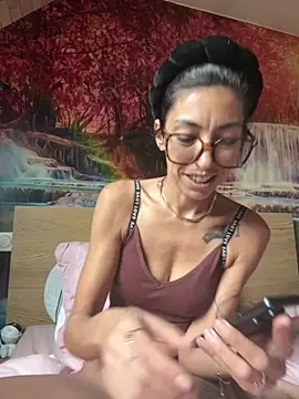 amanilouve online show from March 10, 2026, 10:53 am