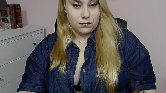 XgloryHAILEY online show from March 4, 2025, 10:27 pm