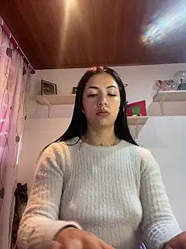 MadisonCambel online show from January 10, 2025, 3:58 pm