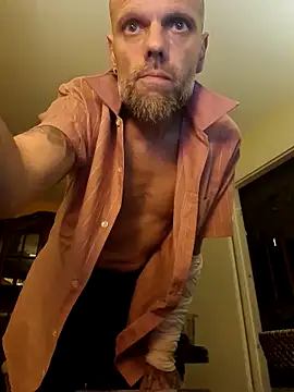 Ladyshaker82 online show from November 3, 2025, 2:13 am