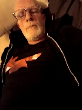 ClubbyEuphory online show from April 19, 2026, 12:33 am