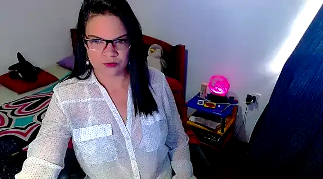 luchiana hott21 online show from March 21, 2025, 2:07 pm