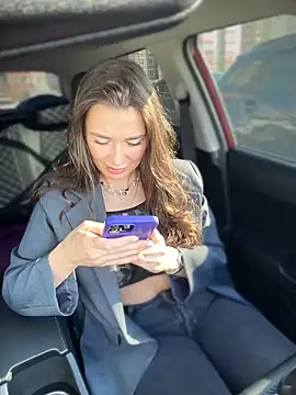 Emma Catt online show from March 16, 2025, 3:25 am