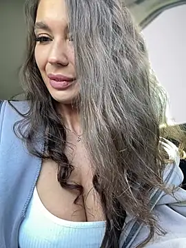 Emma Catt online show from April 22, 2026, 4:48 am