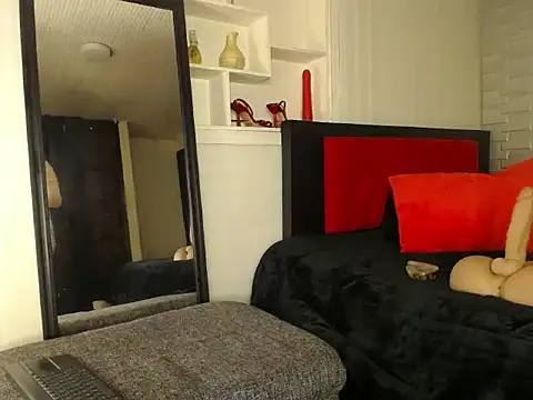 Miss ellien online show from November 6, 2025, 3:07 am