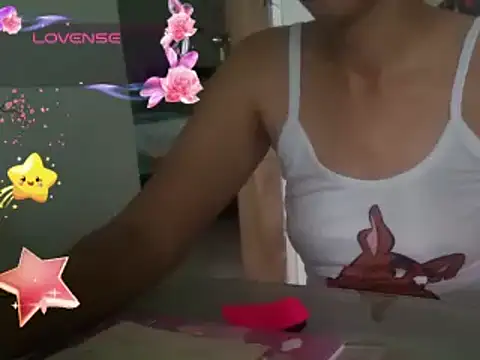 Moon lunita online show from December 2, 2024, 6:10 pm