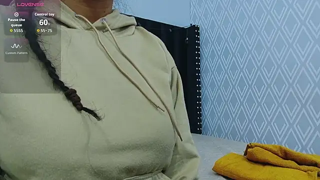 colombiamommy online show from October 4, 2025, 12:36 pm